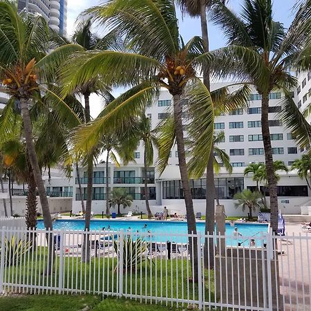 Ocean Front Resort Studio Miami Beach Bagian luar foto