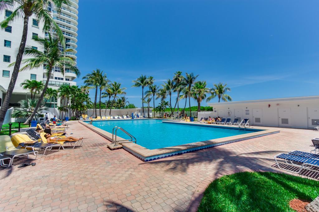 Ocean Front Resort Studio Miami Beach Bagian luar foto