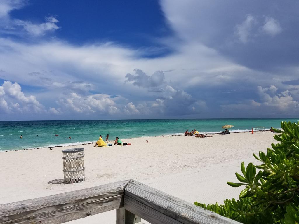 Ocean Front Resort Studio Miami Beach Bagian luar foto