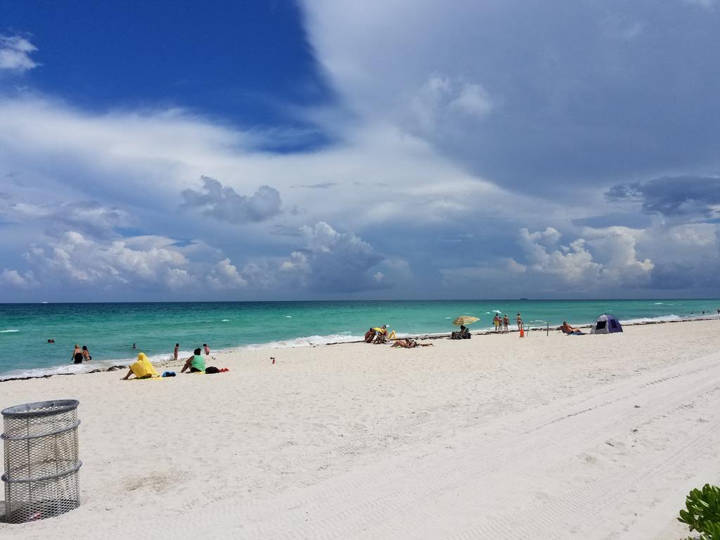 Ocean Front Resort Studio Miami Beach Bagian luar foto